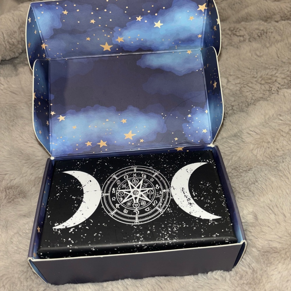 TAROT CARDS